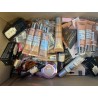 L'oreal Maybelline Carton assortiment  fond de teint  (50 pièces )